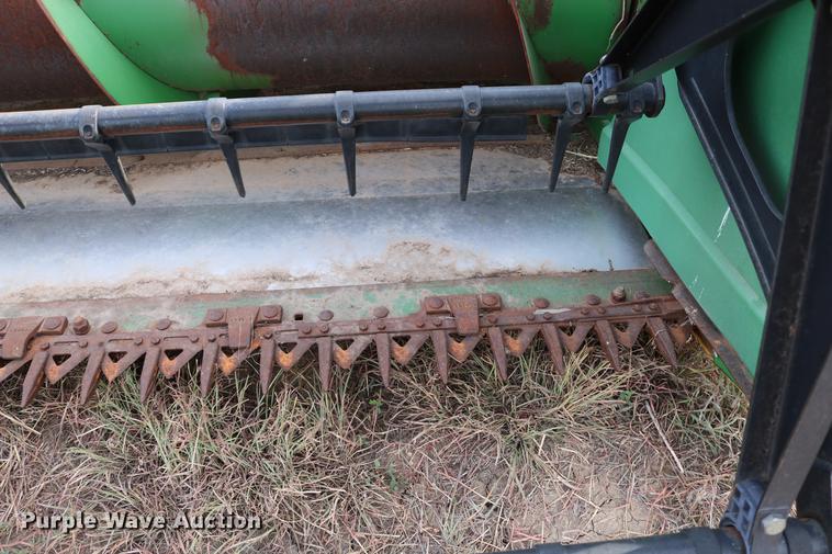 image for item DD0155 1998 John Deere 930F flex head