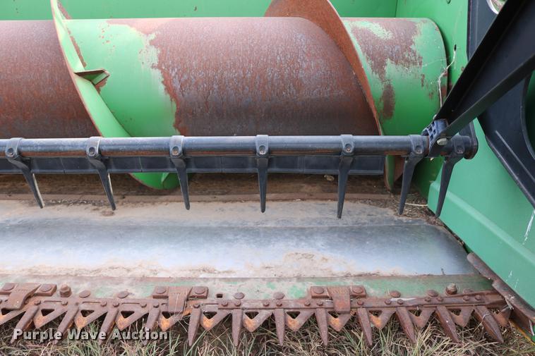 image for item DD0155 1998 John Deere 930F flex head