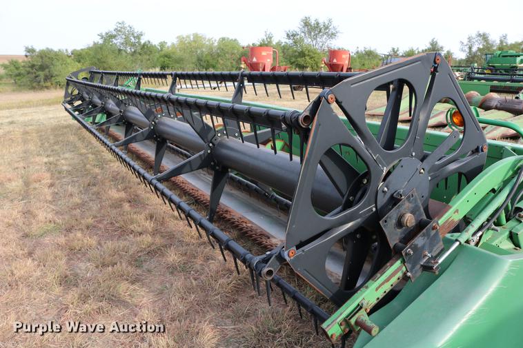 image for item DD0155 1998 John Deere 930F flex head