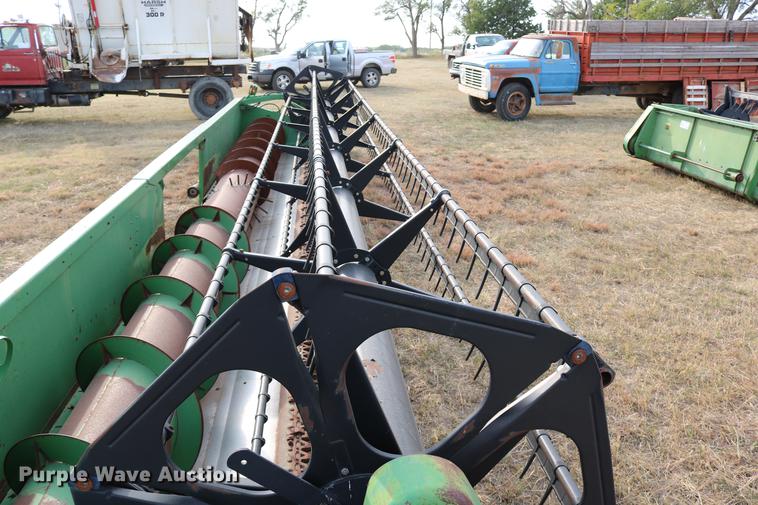 image for item DD0155 1998 John Deere 930F flex head