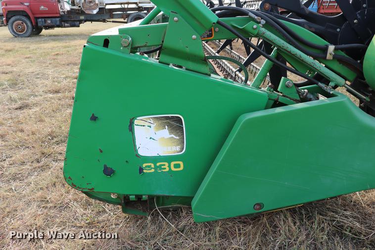 image for item DD0155 1998 John Deere 930F flex head