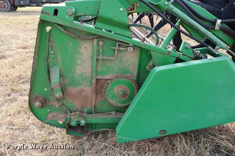 image for item DD0155 1998 John Deere 930F flex head