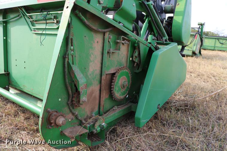 image for item DD0155 1998 John Deere 930F flex head