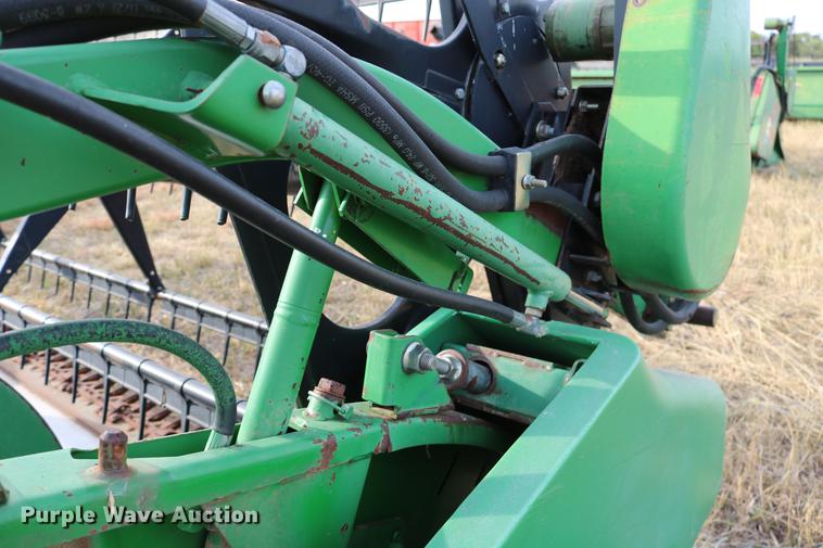 image for item DD0155 1998 John Deere 930F flex head