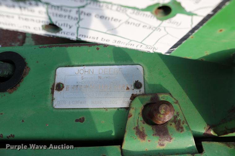 image for item DD0155 1998 John Deere 930F flex head