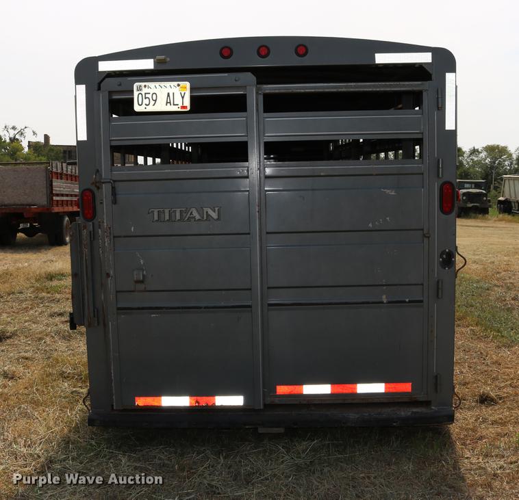 image for item DD0161 2008 Titan 1R8691 livestock trailer