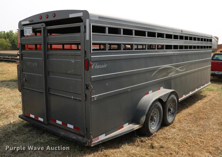 image for item DD0161 2008 Titan 1R8691 livestock trailer