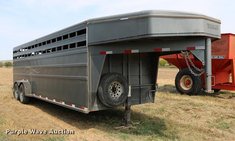 image for item DD0161 2008 Titan 1R8691 livestock trailer
