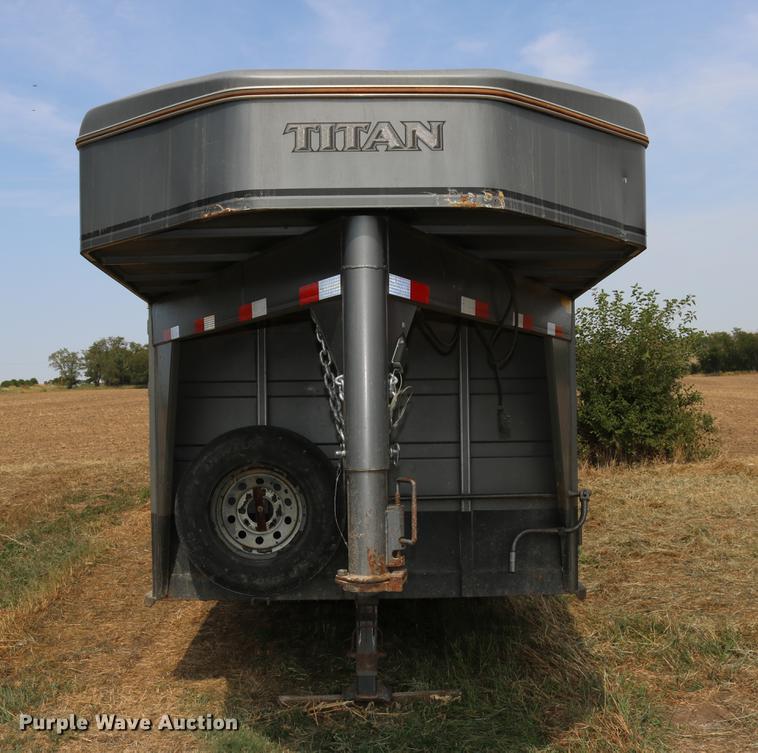 image for item DD0161 2008 Titan 1R8691 livestock trailer