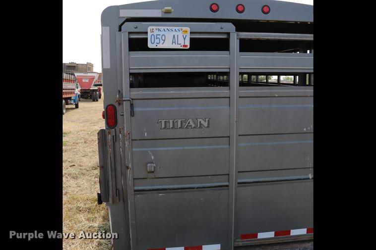 image for item DD0161 2008 Titan 1R8691 livestock trailer