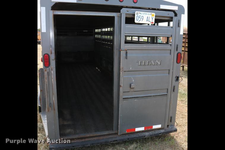 image for item DD0161 2008 Titan 1R8691 livestock trailer