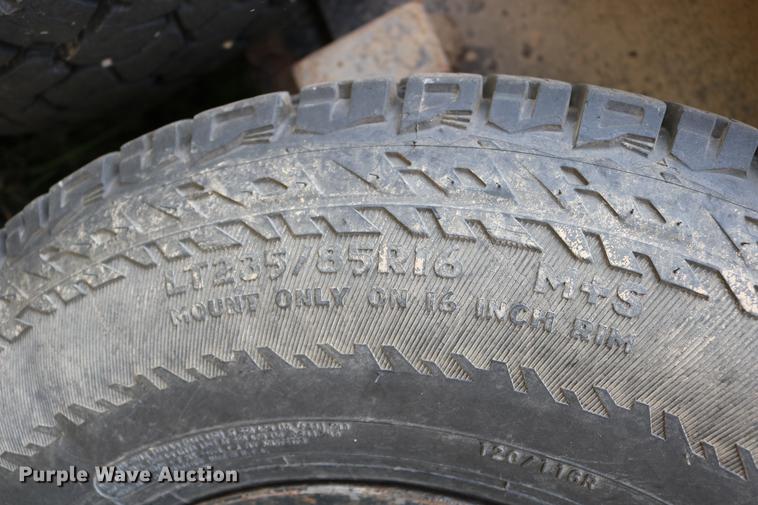 image for item DD0161 2008 Titan 1R8691 livestock trailer