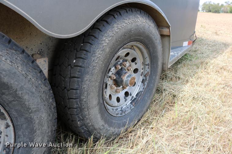 image for item DD0161 2008 Titan 1R8691 livestock trailer