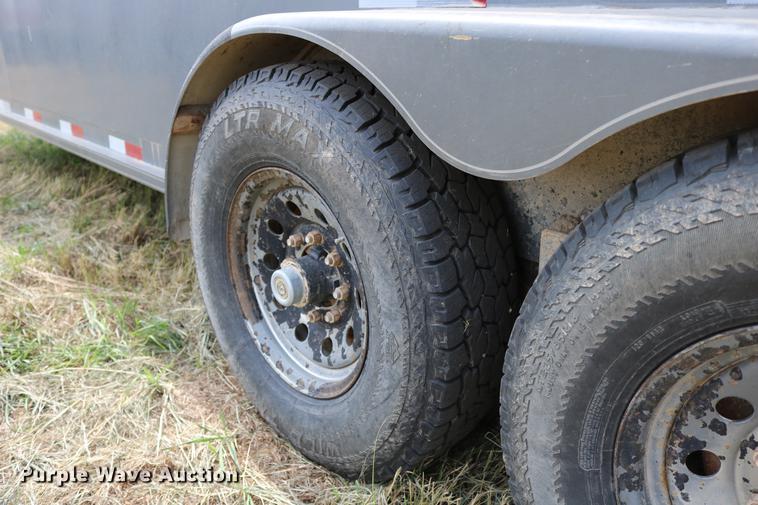 image for item DD0161 2008 Titan 1R8691 livestock trailer