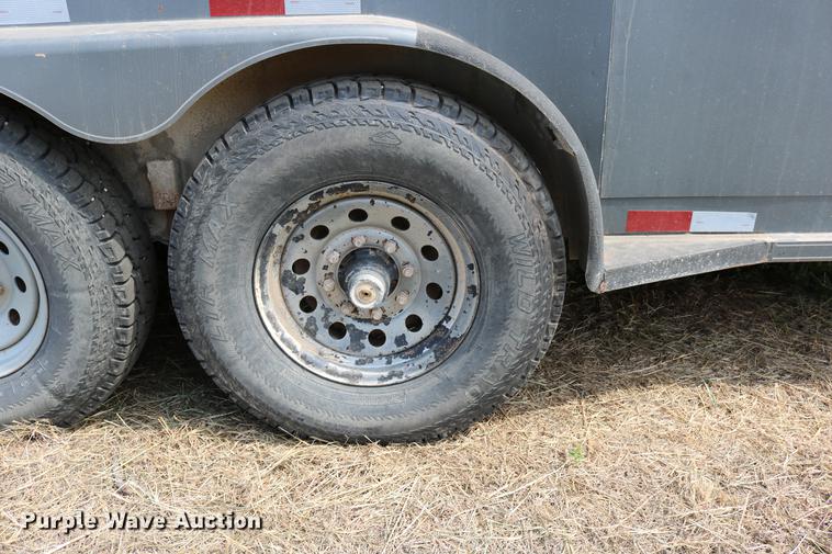 image for item DD0161 2008 Titan 1R8691 livestock trailer