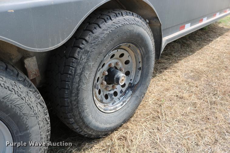 image for item DD0161 2008 Titan 1R8691 livestock trailer