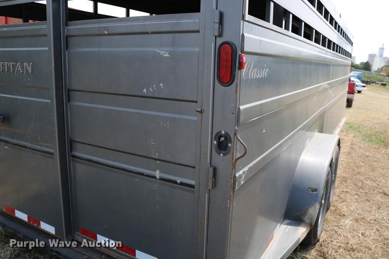 image for item DD0161 2008 Titan 1R8691 livestock trailer