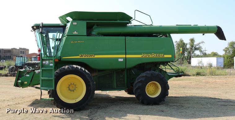image for item DD0166 John Deere 9760 STS RWA combine