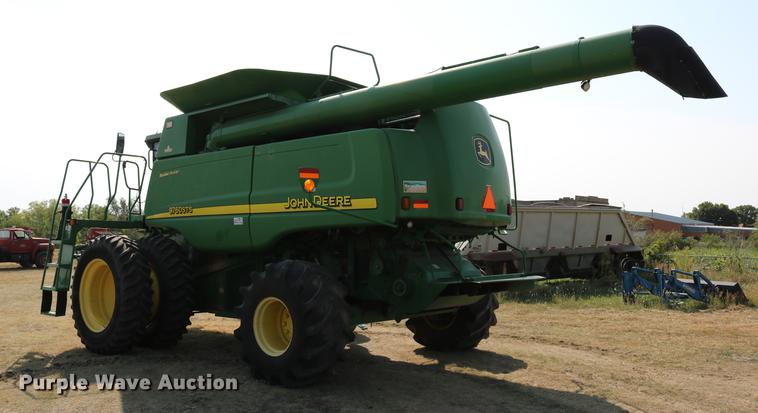 image for item DD0166 John Deere 9760 STS RWA combine