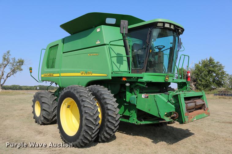 image for item DD0166 John Deere 9760 STS RWA combine