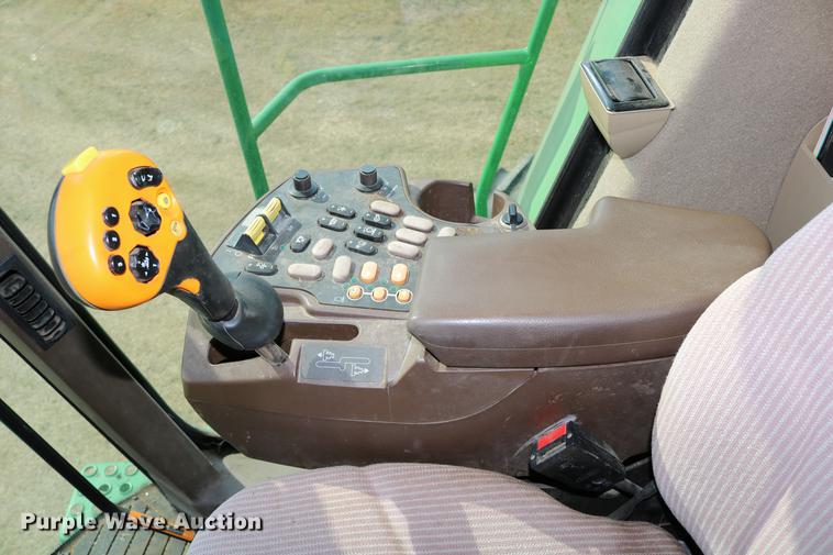 image for item DD0166 John Deere 9760 STS RWA combine