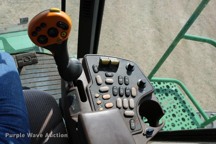 image for item DD0166 John Deere 9760 STS RWA combine