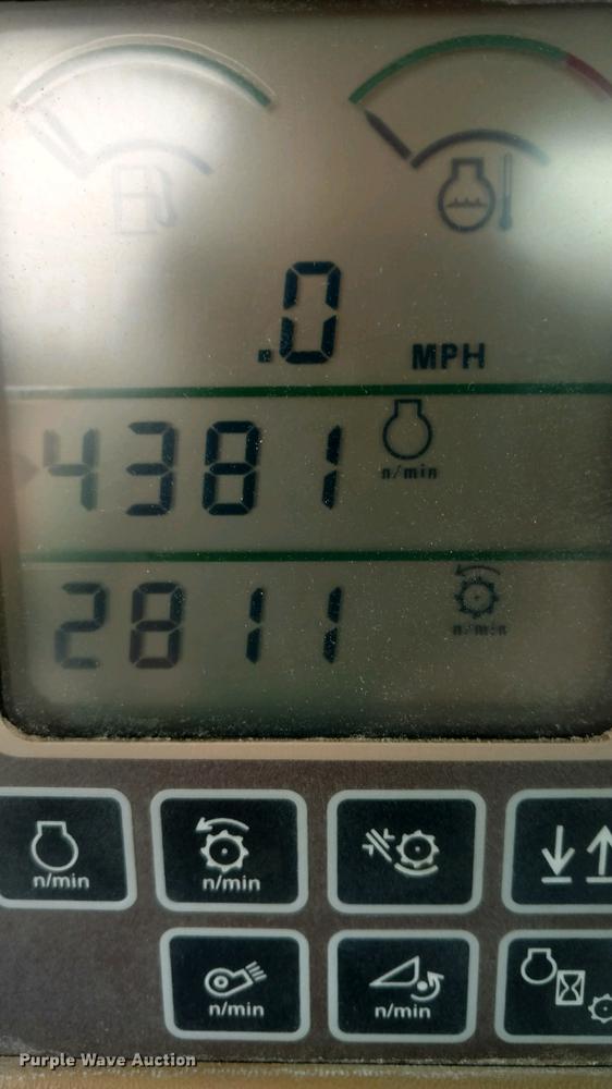 image for item DD0166 John Deere 9760 STS RWA combine