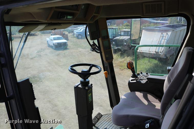 image for item DD0166 John Deere 9760 STS RWA combine
