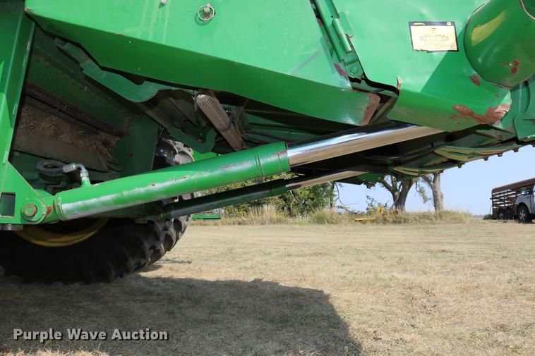 image for item DD0166 John Deere 9760 STS RWA combine