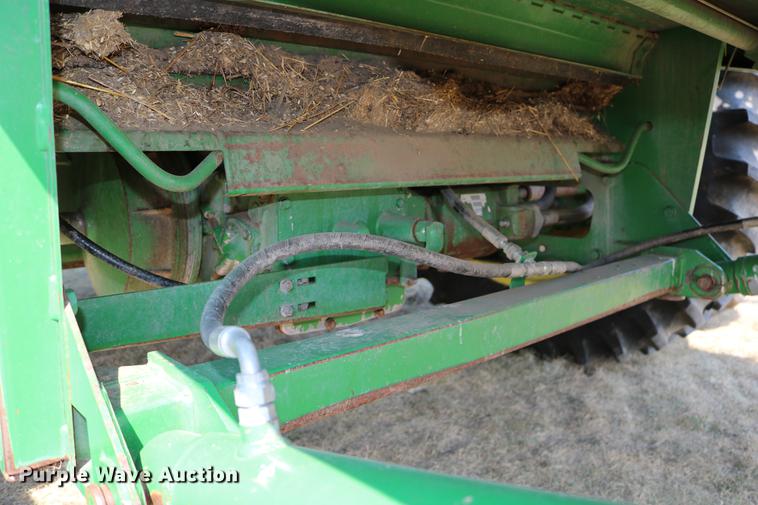 image for item DD0166 John Deere 9760 STS RWA combine