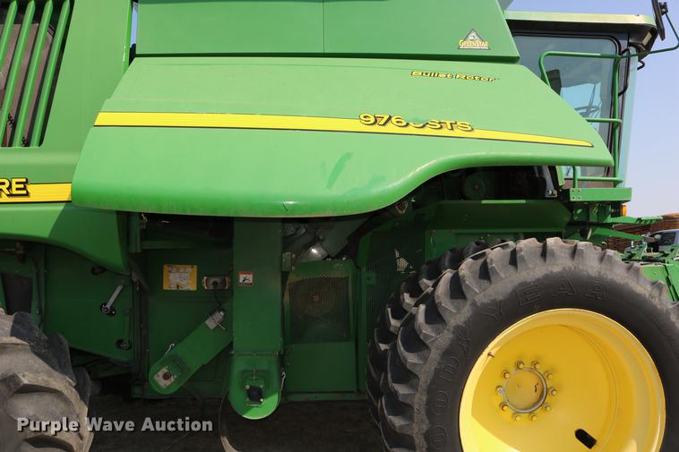 image for item DD0166 John Deere 9760 STS RWA combine