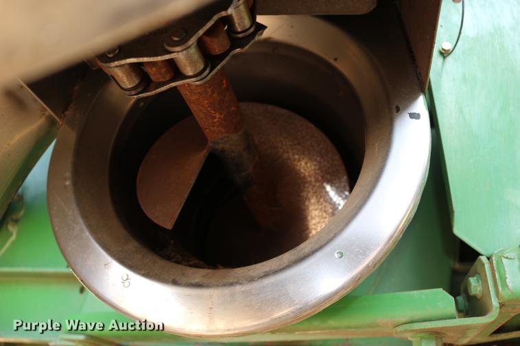 image for item DD0166 John Deere 9760 STS RWA combine