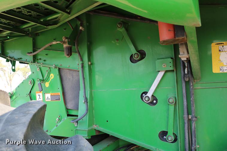 image for item DD0166 John Deere 9760 STS RWA combine