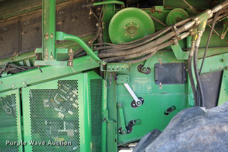 image for item DD0166 John Deere 9760 STS RWA combine