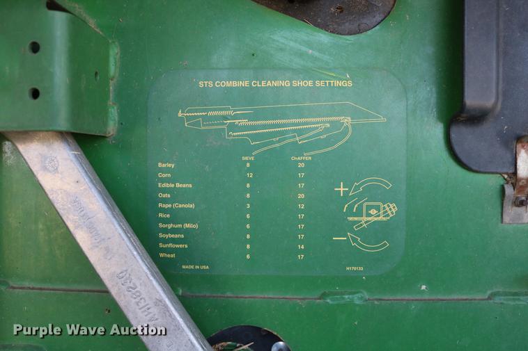 image for item DD0166 John Deere 9760 STS RWA combine