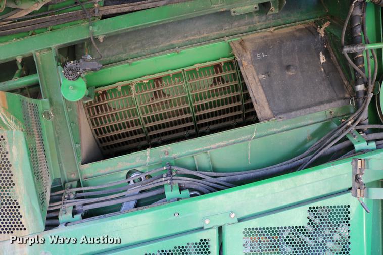 image for item DD0166 John Deere 9760 STS RWA combine