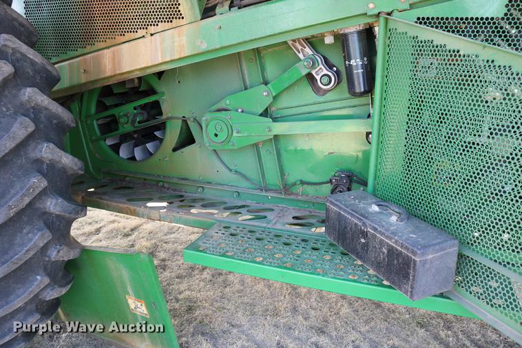 image for item DD0166 John Deere 9760 STS RWA combine