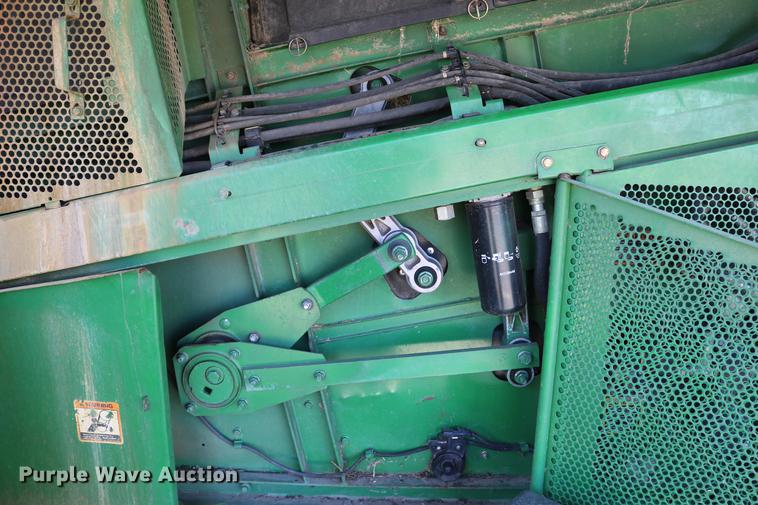 image for item DD0166 John Deere 9760 STS RWA combine