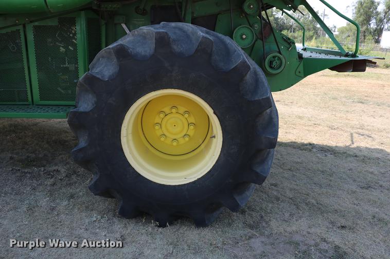 image for item DD0166 John Deere 9760 STS RWA combine