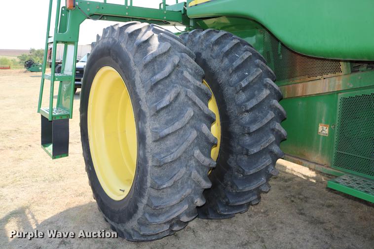 image for item DD0166 John Deere 9760 STS RWA combine