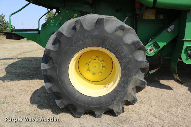 image for item DD0166 John Deere 9760 STS RWA combine