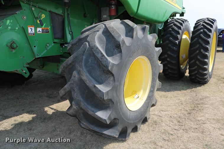image for item DD0166 John Deere 9760 STS RWA combine
