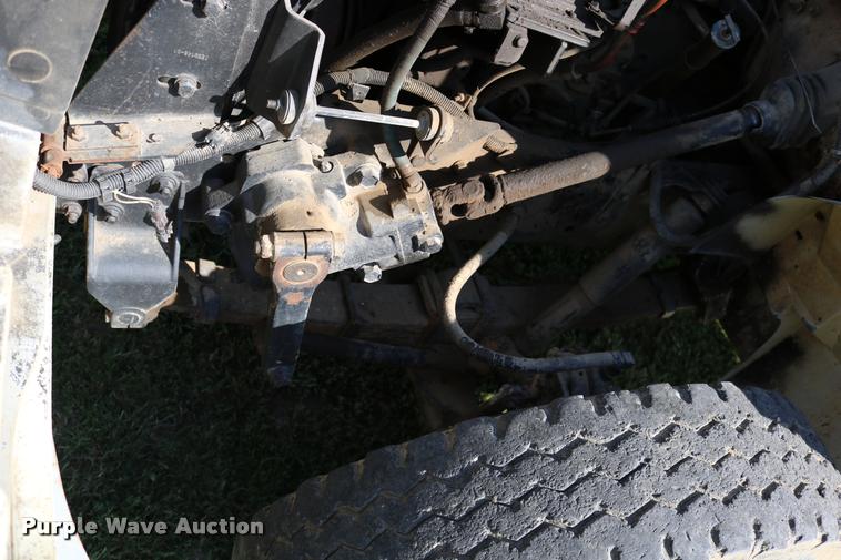 image for item DD0170 1990 International 4900 applicator truck