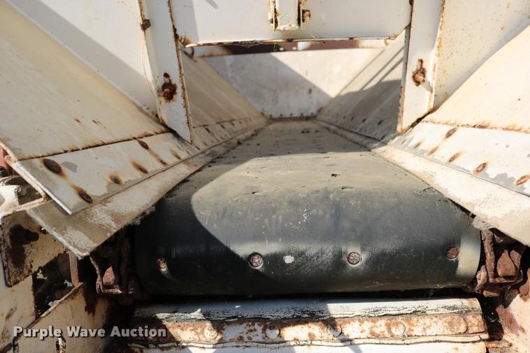 image for item DD0170 1990 International 4900 applicator truck