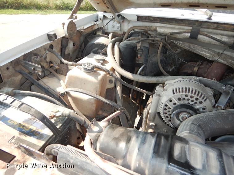 image for item DD0840 1994 Ford F450 Super Duty XL flatbed truck