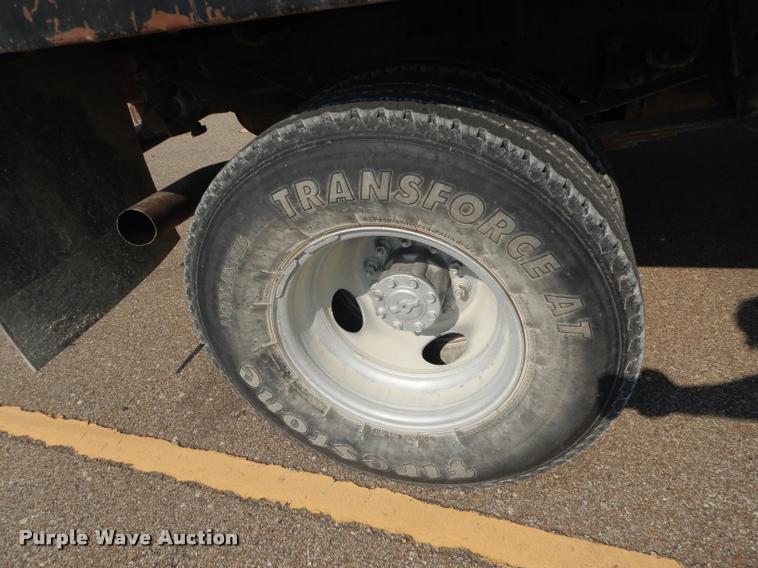 image for item DD0840 1994 Ford F450 Super Duty XL flatbed truck