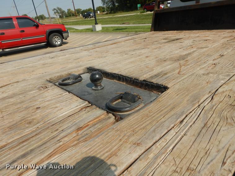 image for item DD0840 1994 Ford F450 Super Duty XL flatbed truck