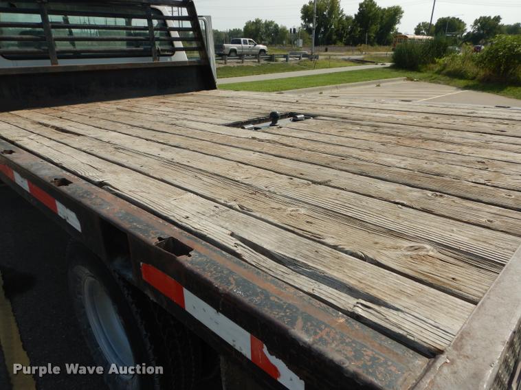 image for item DD0840 1994 Ford F450 Super Duty XL flatbed truck