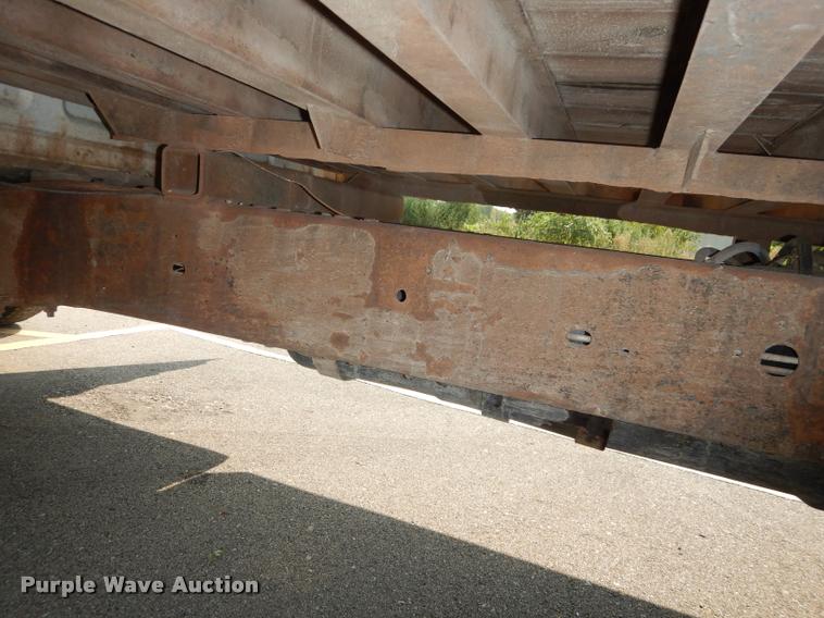 image for item DD0840 1994 Ford F450 Super Duty XL flatbed truck