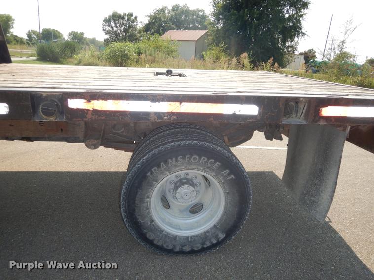 image for item DD0840 1994 Ford F450 Super Duty XL flatbed truck